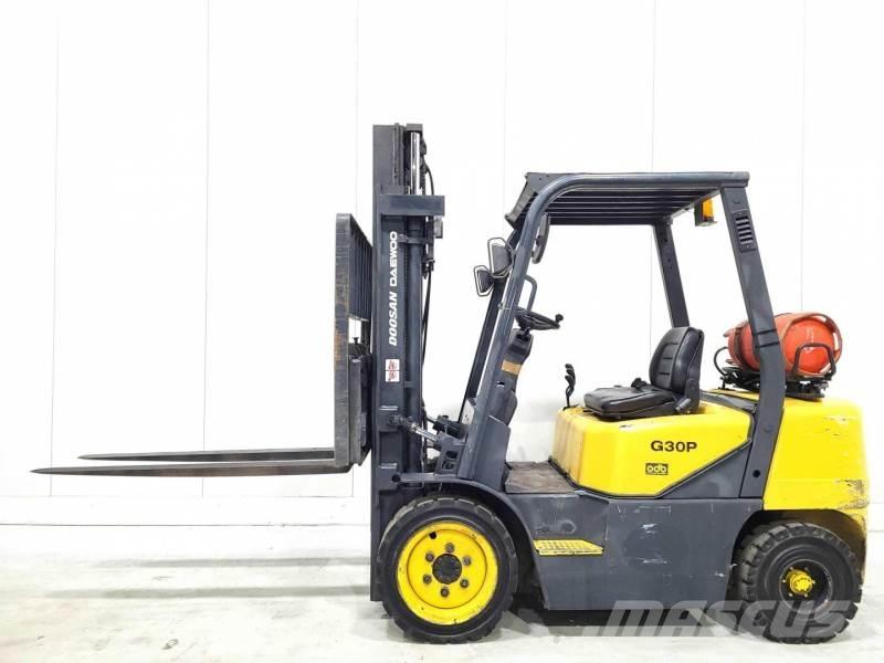 Doosan GP30-3 Carretillas LPG
