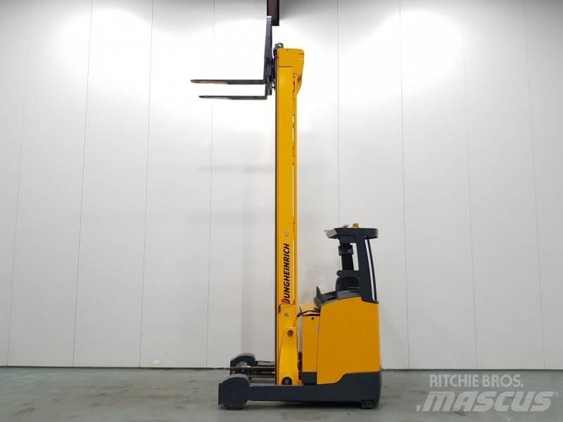 Jungheinrich ETV325 Carretillas retráctiles