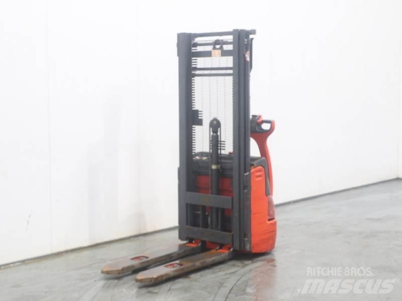 Linde L10 379 Apiladores manuales