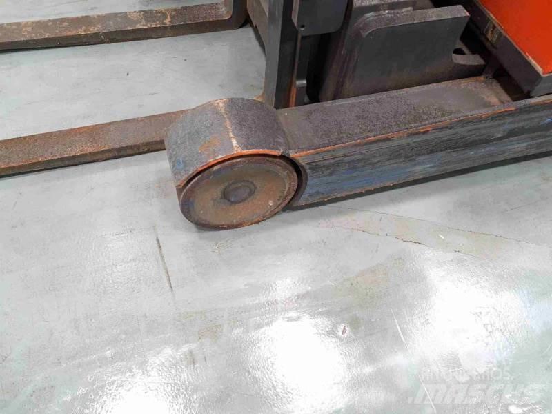 Linde R16HD-01 1120 Carretillas retráctiles