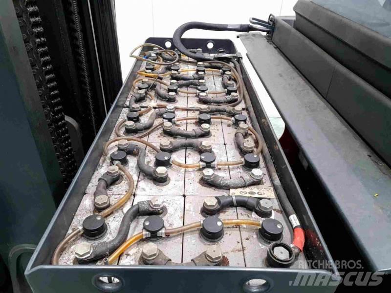 Linde R16HD-01 1120 Carretillas retráctiles