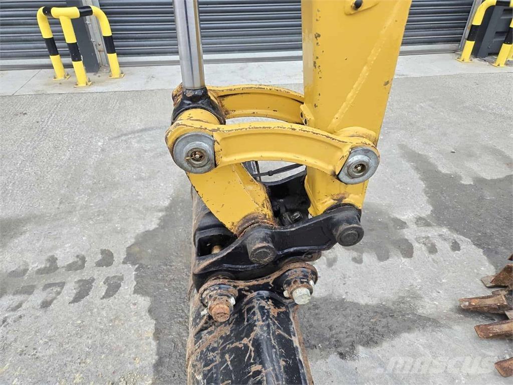 CAT 302.7 Mini excavadoras < 7t