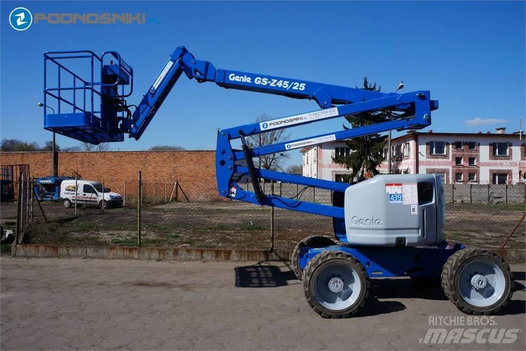 Genie Z45/25J Plataforma de trabajo articulada