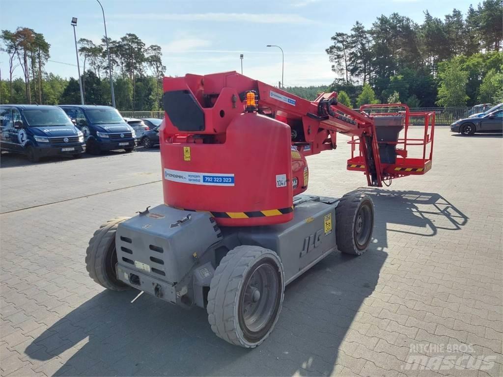 JLG M450AJ Plataforma de trabajo articulada