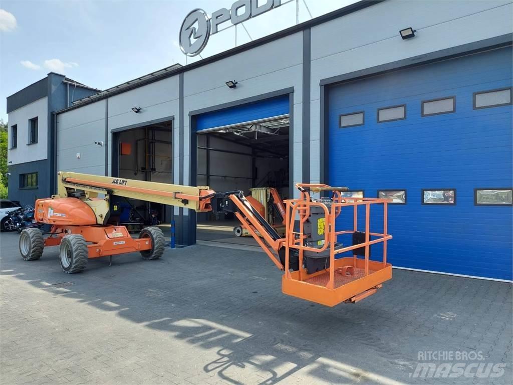 JLG M600JP Plataforma de trabajo articulada