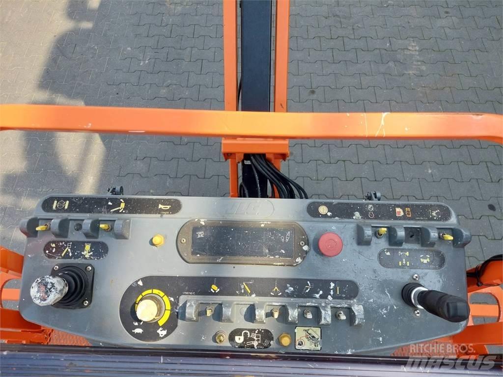 JLG M600JP Plataforma de trabajo articulada