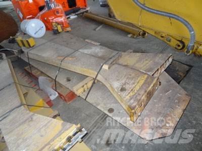 CAT 740 Tailgate Otros componentes