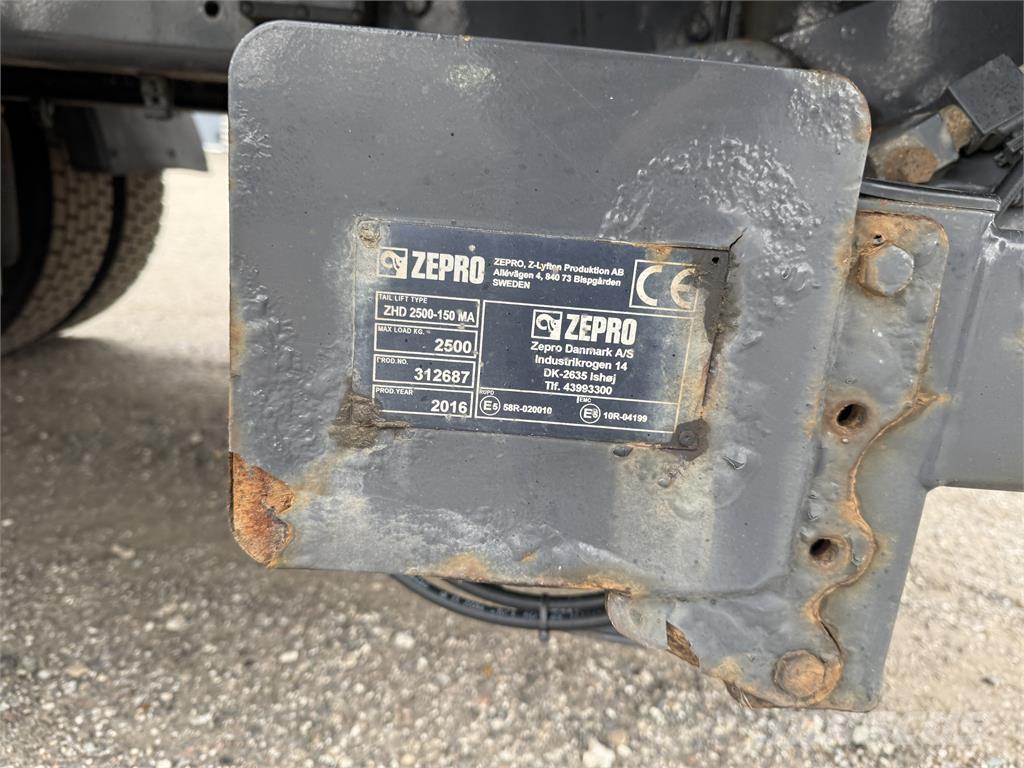 Scania G320 4x2 Camión con caja abierta