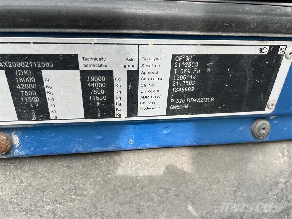Scania P320 Camiones caja cerrada