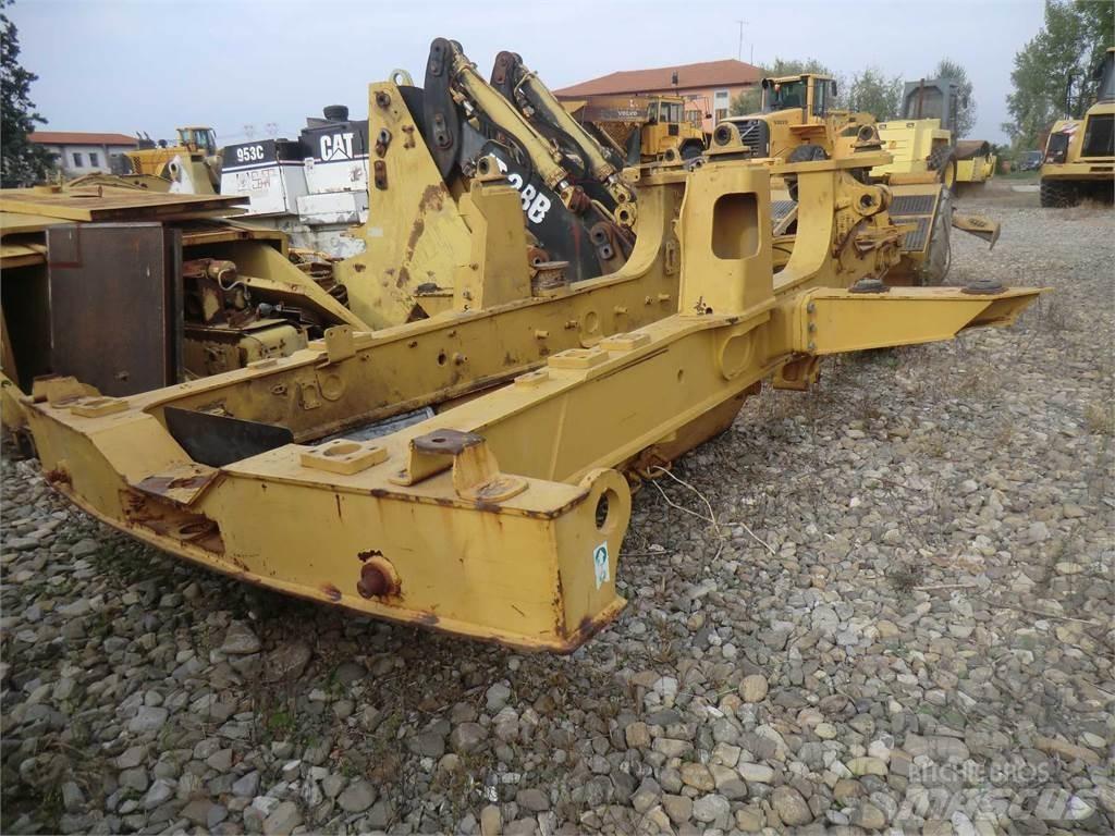 CAT 735 Chasis y suspención