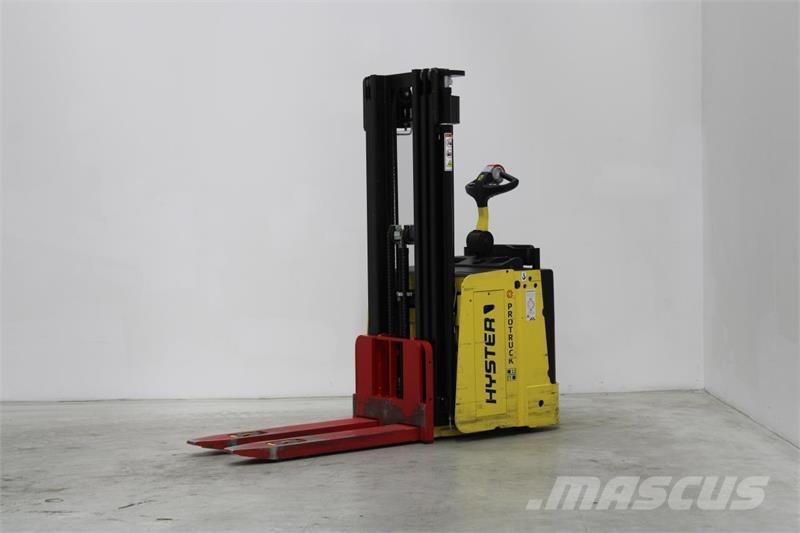 Hyster P2.0S Transpaletas Eléctricas con plataforma