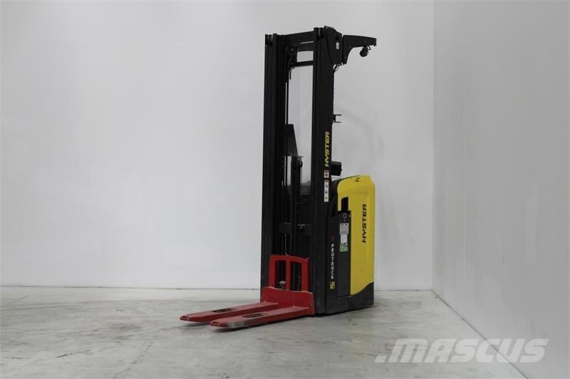Hyster RS1.6 Apiladores eléctricos autopropulsados