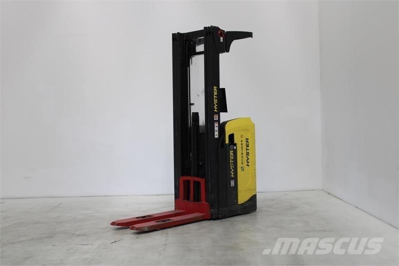 Hyster RS1.6 Apiladores eléctricos autopropulsados