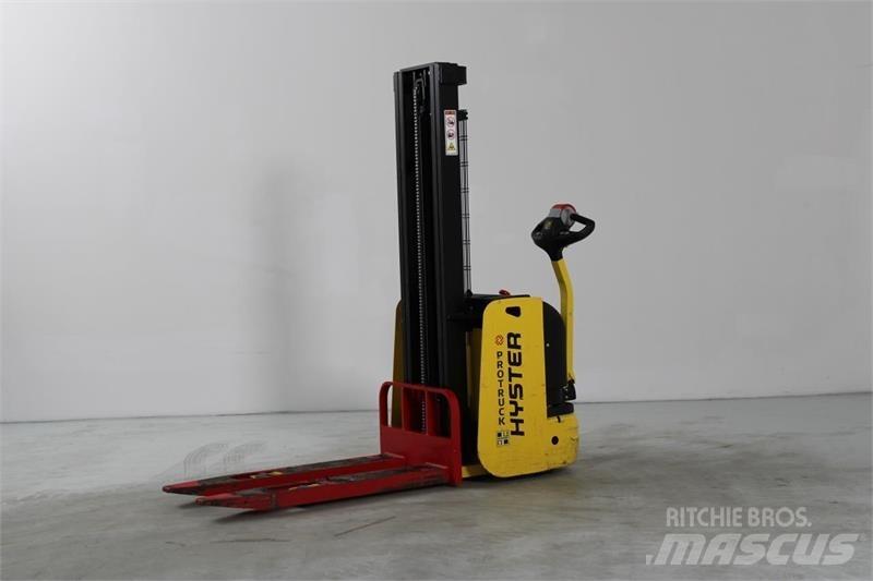 Hyster S1.0E Apiladores eléctricos autopropulsados