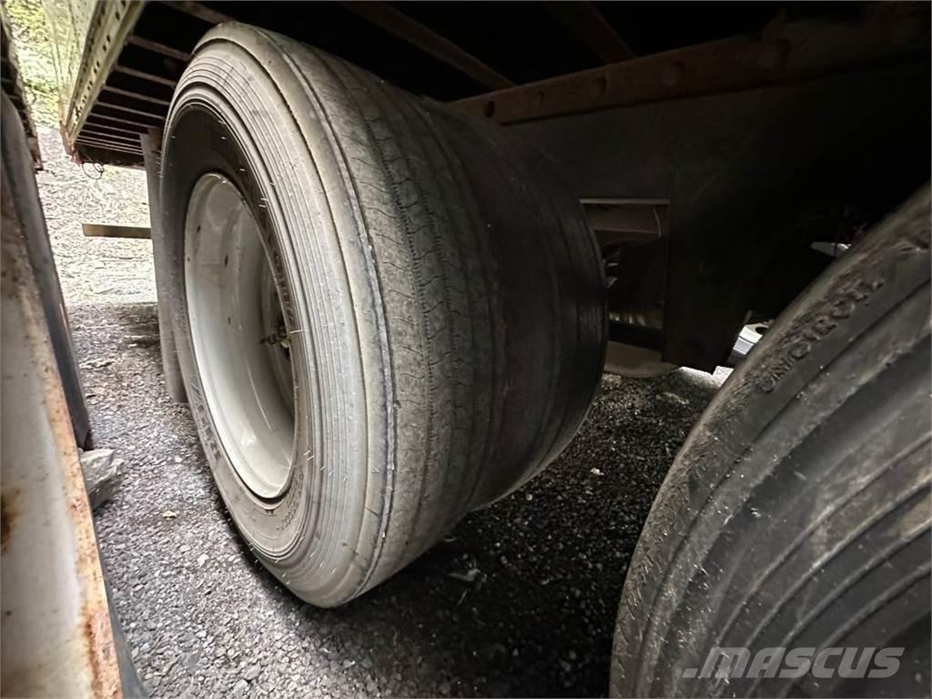  53 FT Vehículos de enganche
