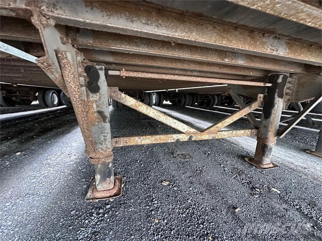  53 FT Vehículos de enganche
