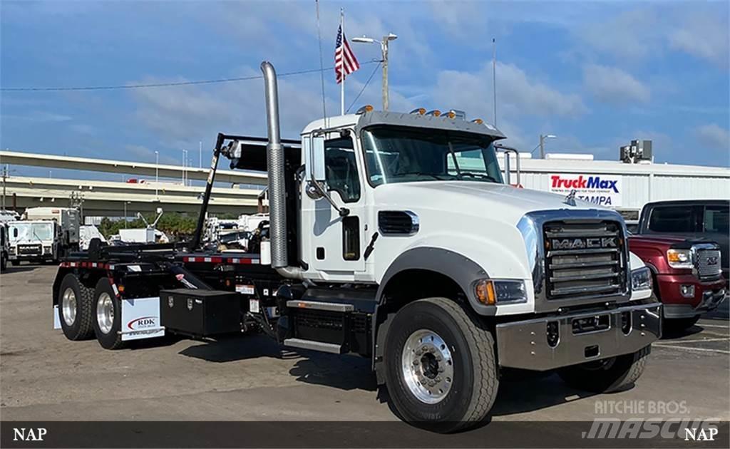 Mack Granite Camiones con gancho