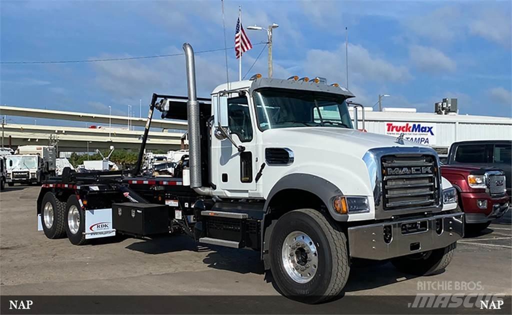Mack Granite Camiones con gancho