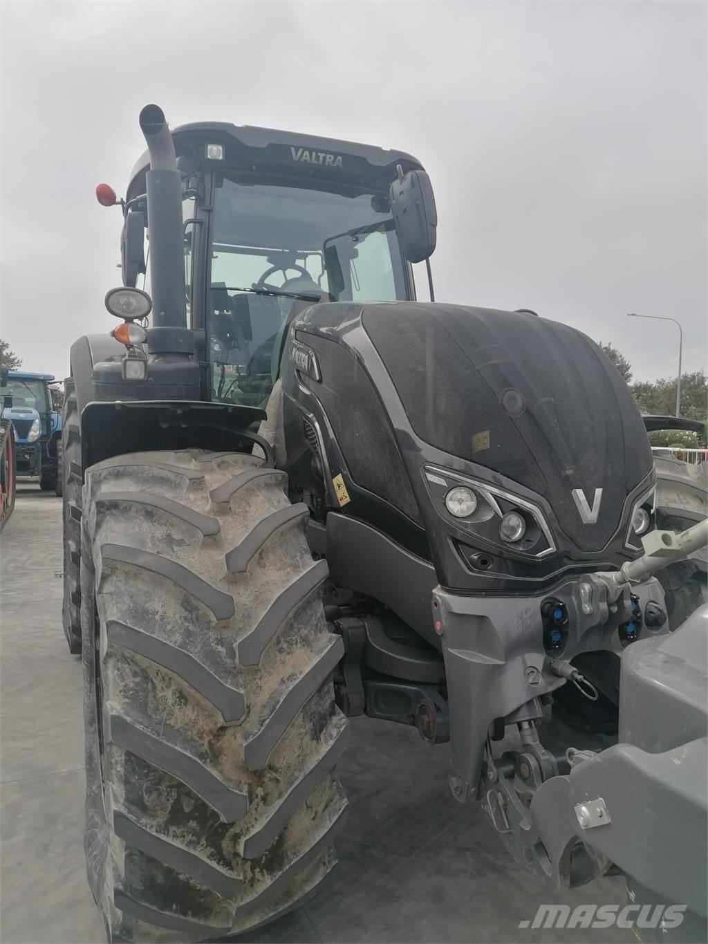 Valtra S324 Tractores