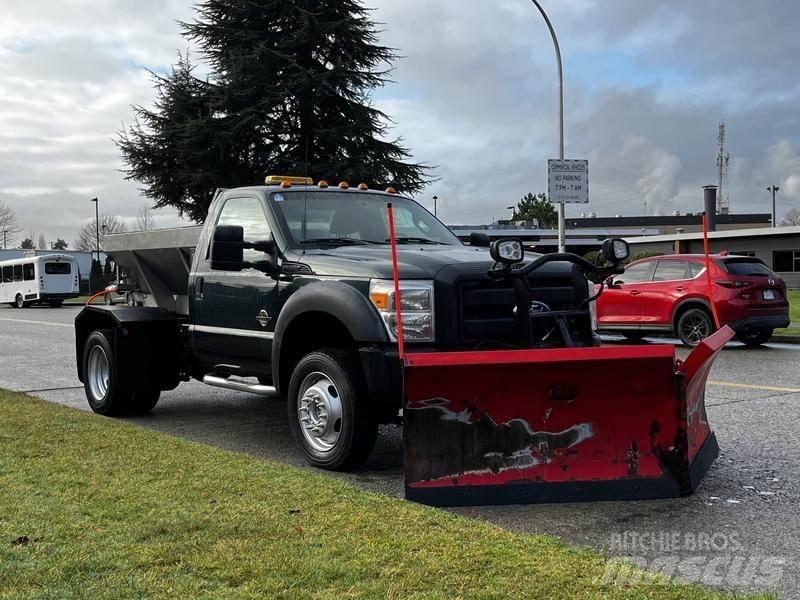 Ford F-550 Láminas y cuñas quitanieves