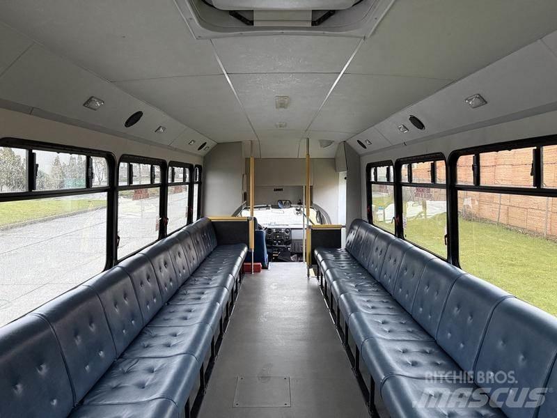 Ford F-550 Mini autobuses