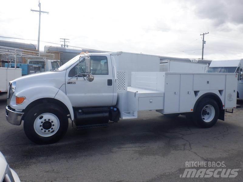 Ford F-750 Vehículos - Taller