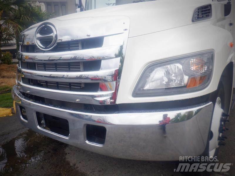 Hino 338 Vehículos - Taller