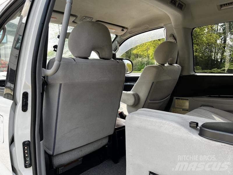 Mitsubishi Delica Coches
