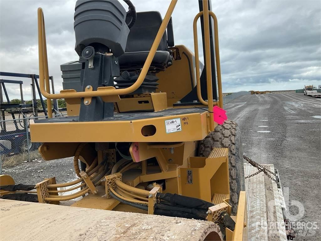 CAT CS44 Compactadores de suelo