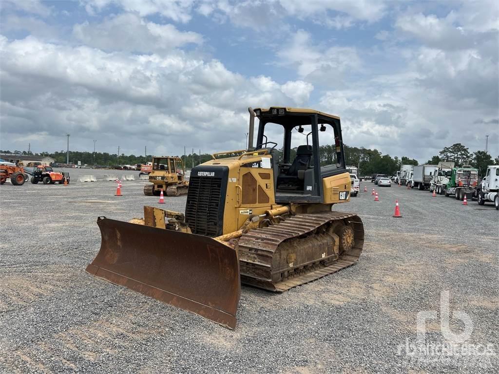 CAT D3K LGP Buldozer sobre oruga