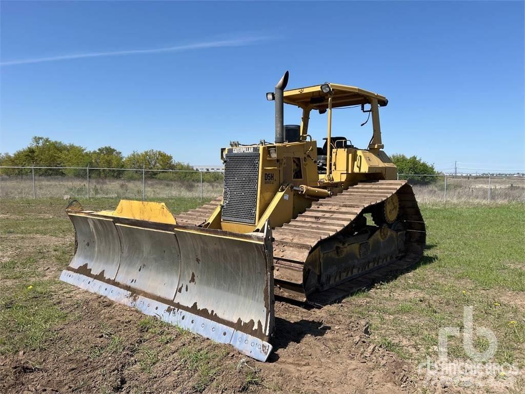 CAT D5H Buldozer sobre oruga