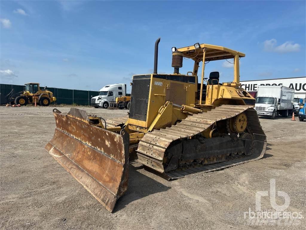 CAT D6M LGP Buldozer sobre oruga