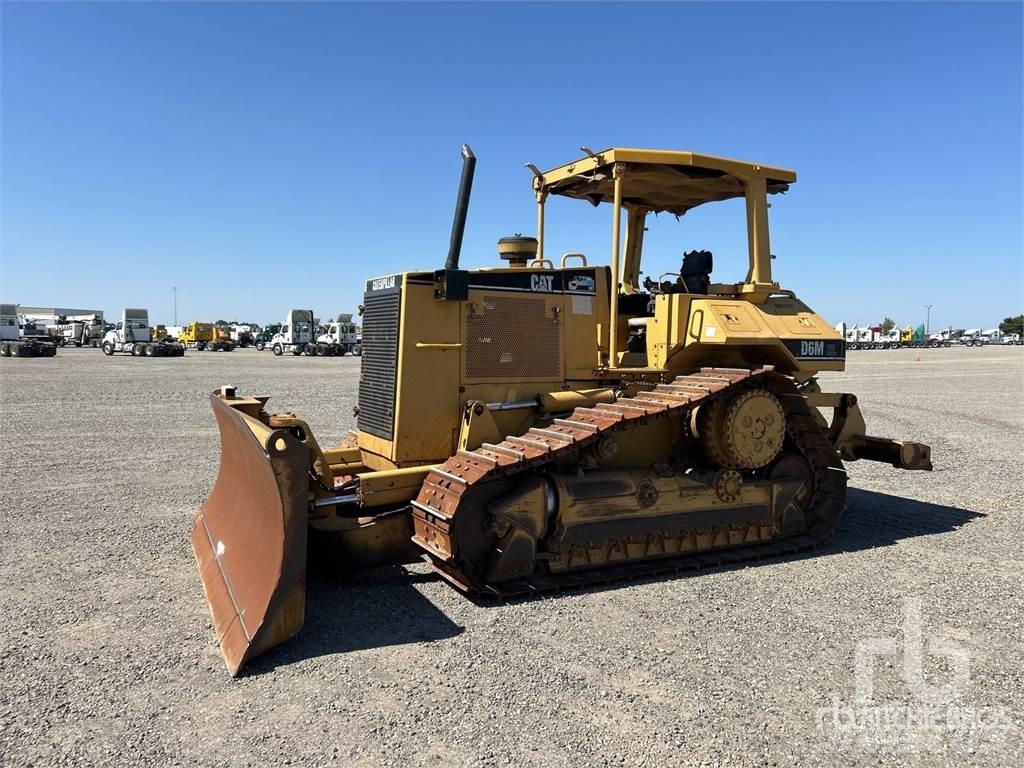 CAT D6M XL Buldozer sobre oruga