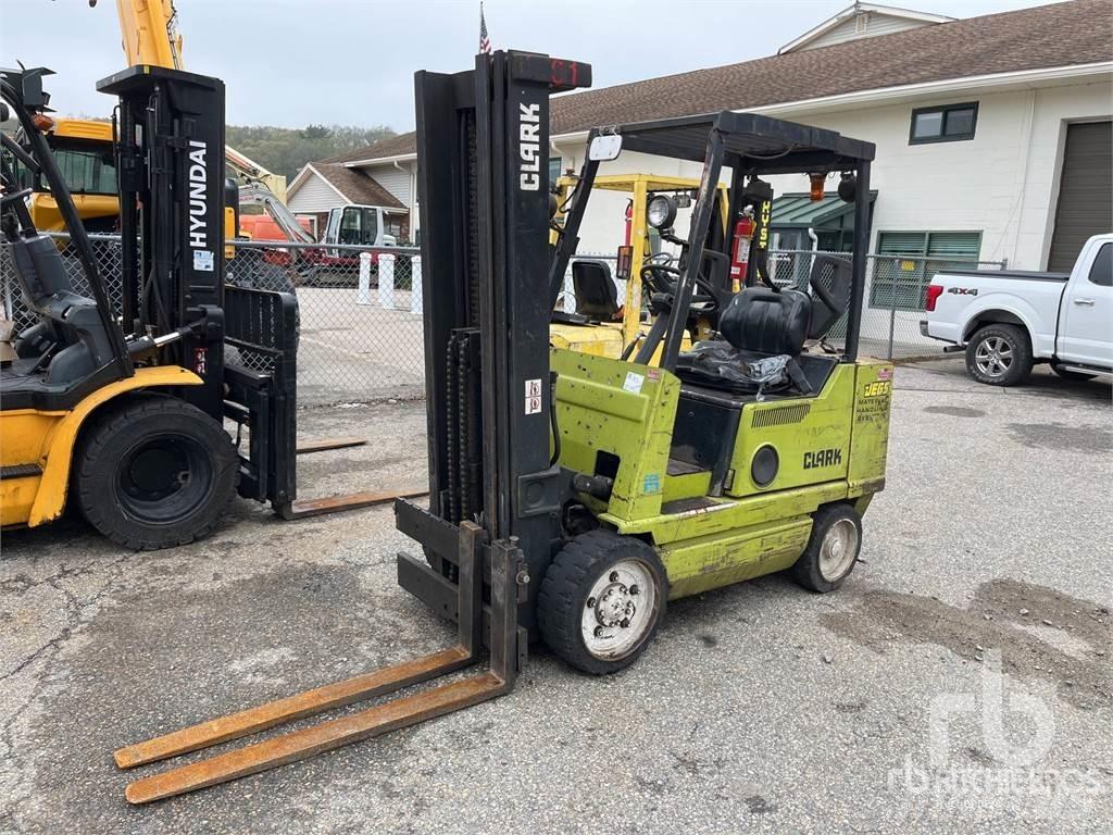 Clark GCX30E Carretillas diesel