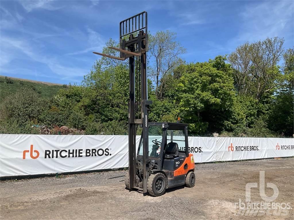 Doosan D30S-5 Carretillas diesel