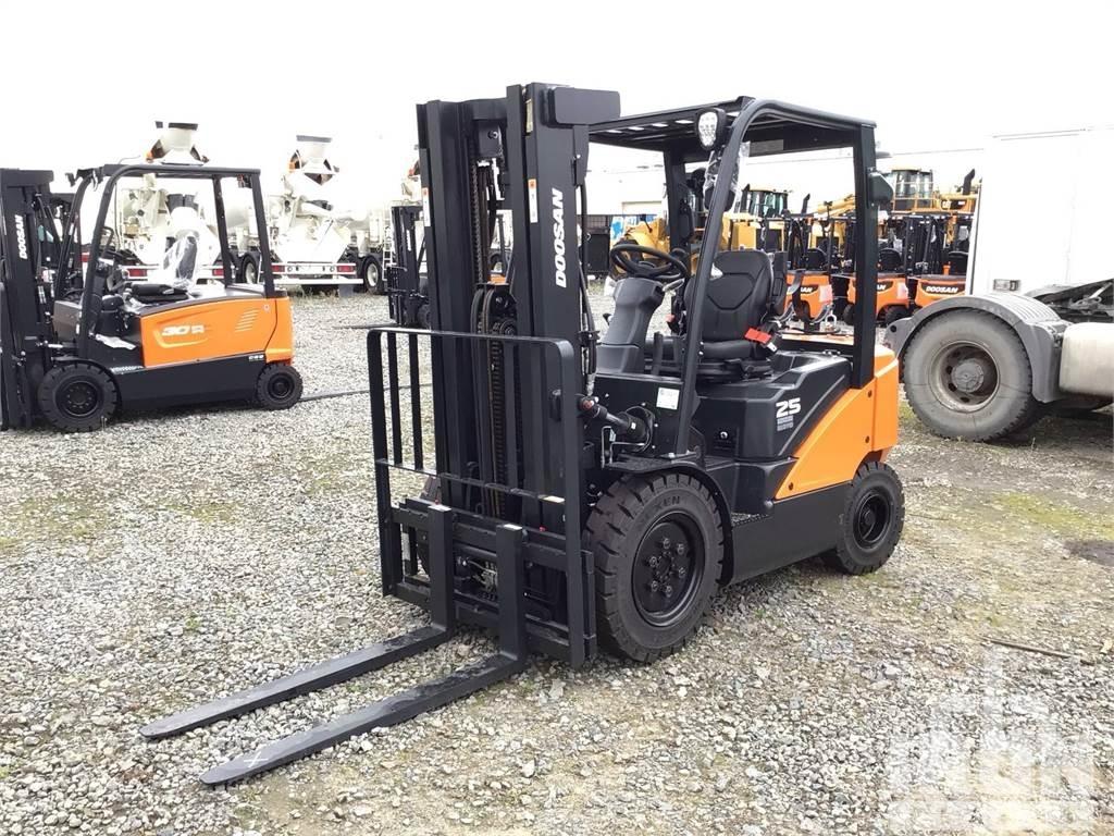 Doosan G25E-7 Carretillas diesel