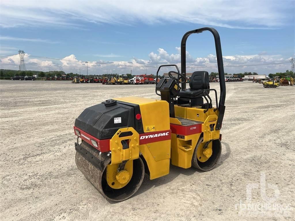 Dynapac CC-102 Rodillos de doble tambor