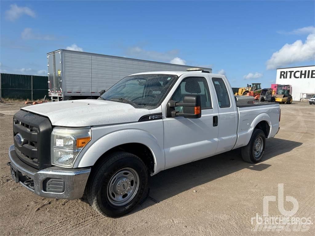Ford F-250 Furgonetas caja abierta