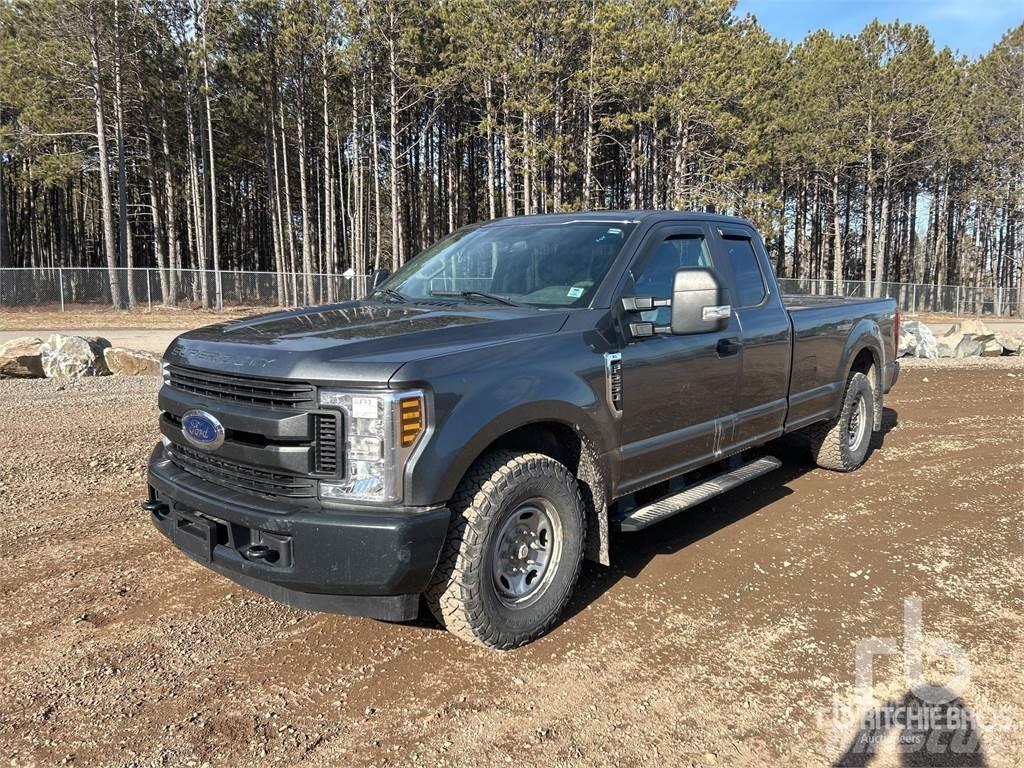 Ford F-250 Furgonetas caja abierta