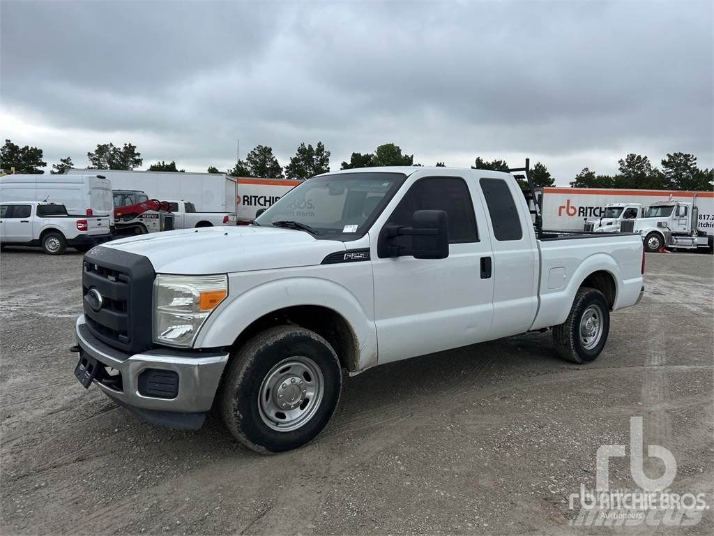 Ford F-250 Furgonetas caja abierta
