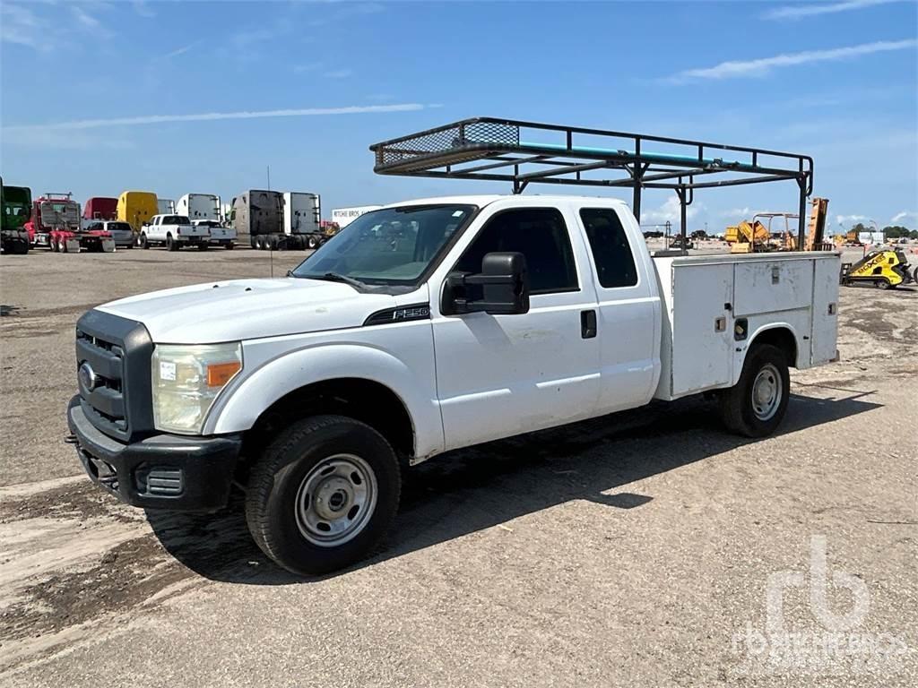 Ford F-250 Vehículos - Taller