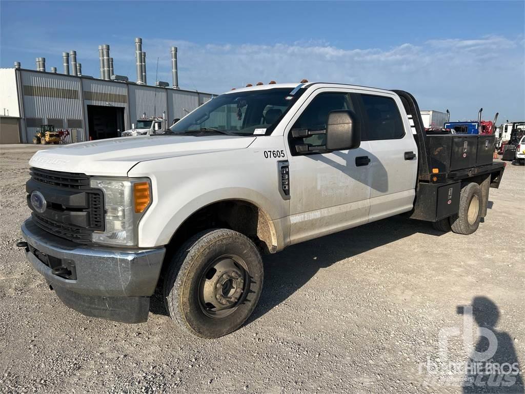 Ford F-350 Vehículos - Taller