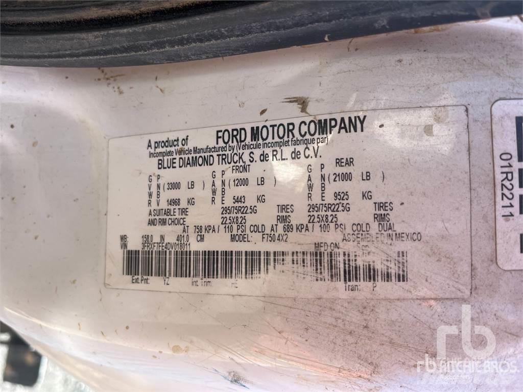 Ford F-750 Camiones bañeras basculantes o volquetes