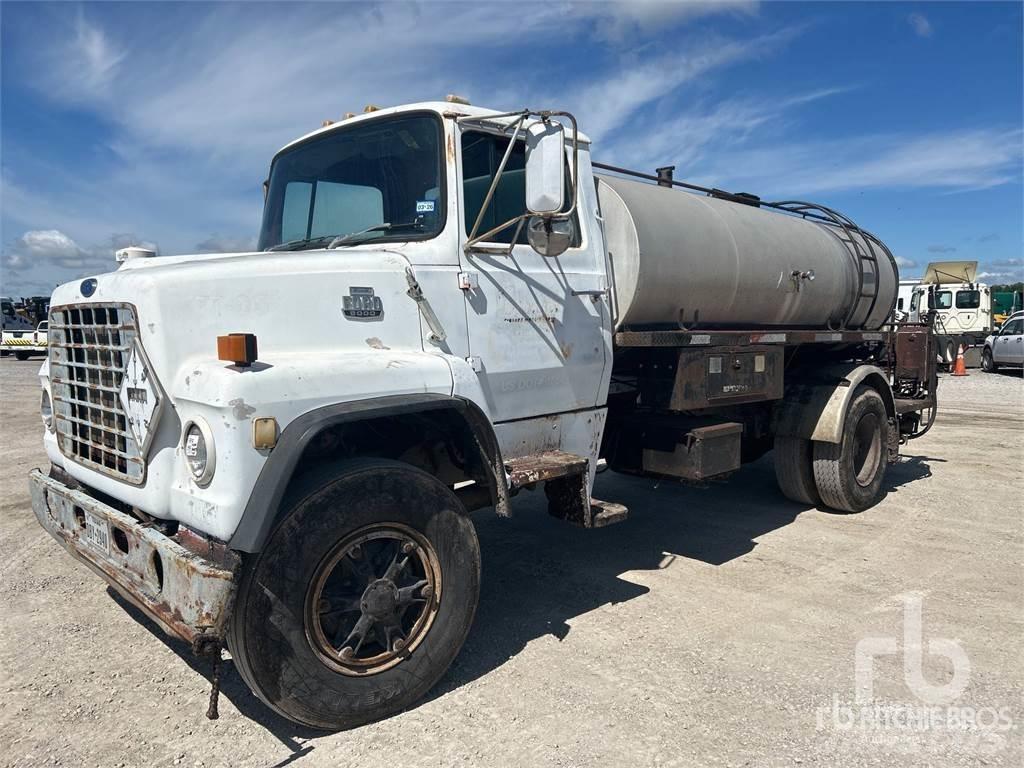 Ford LN8000 Pulverizador de asfalto
