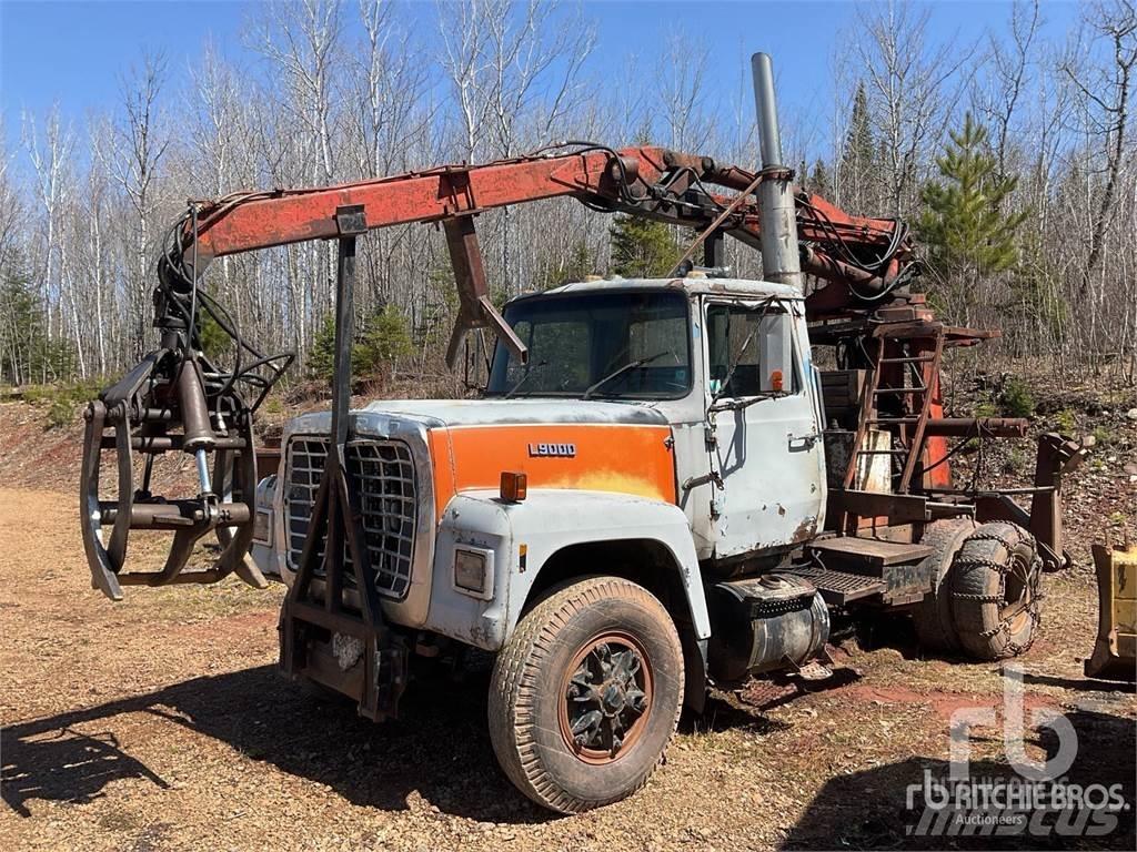 Ford LTS9000 Transporte de madera