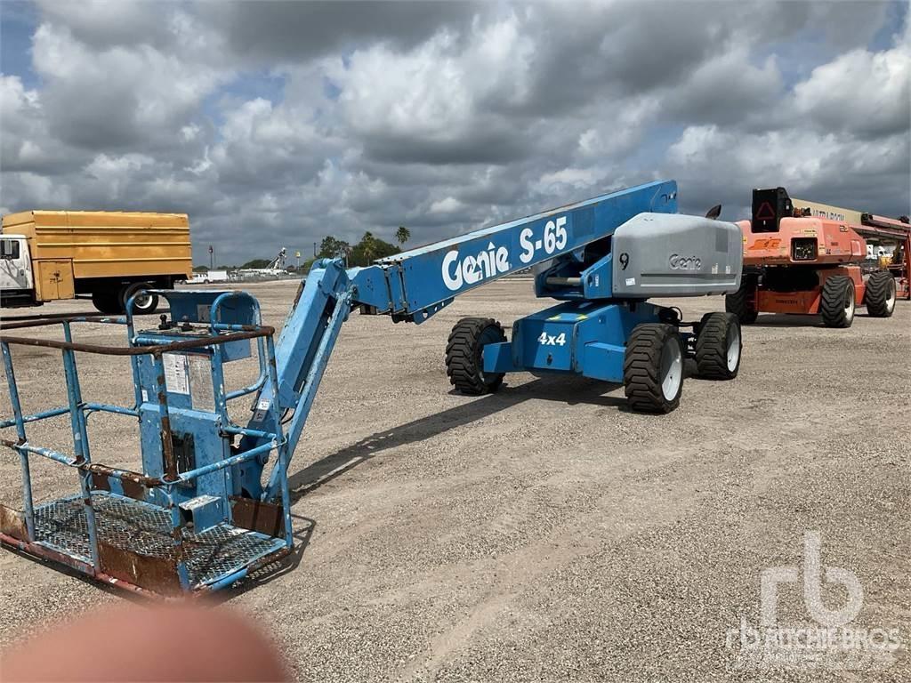Genie S-65 Plataforma de trabajo articulada