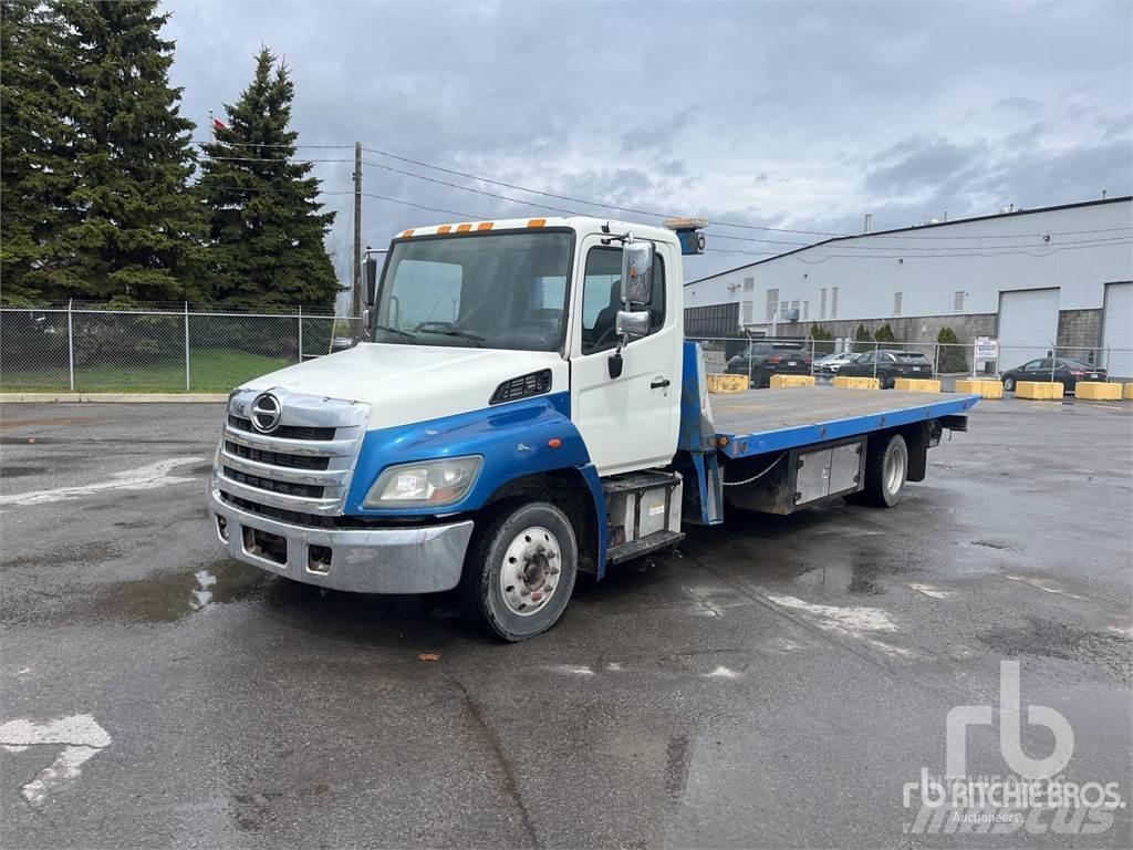 Hino 258 Camiones portamaquinaria