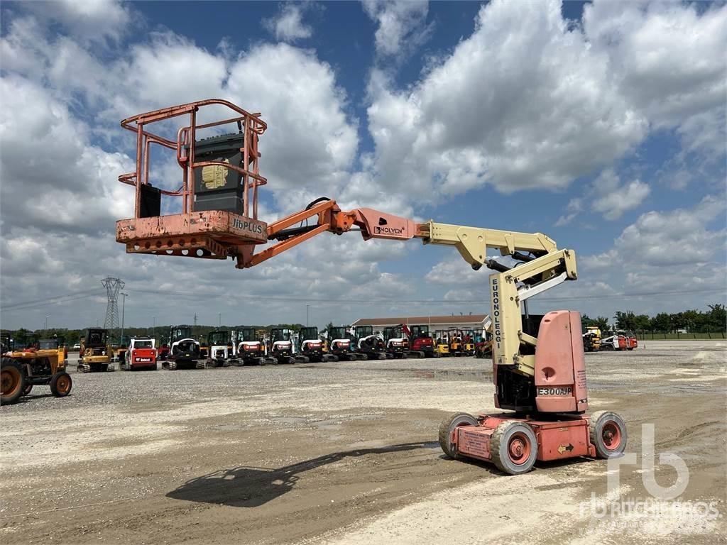 JLG E300AJP Montacargas y elevadores de material