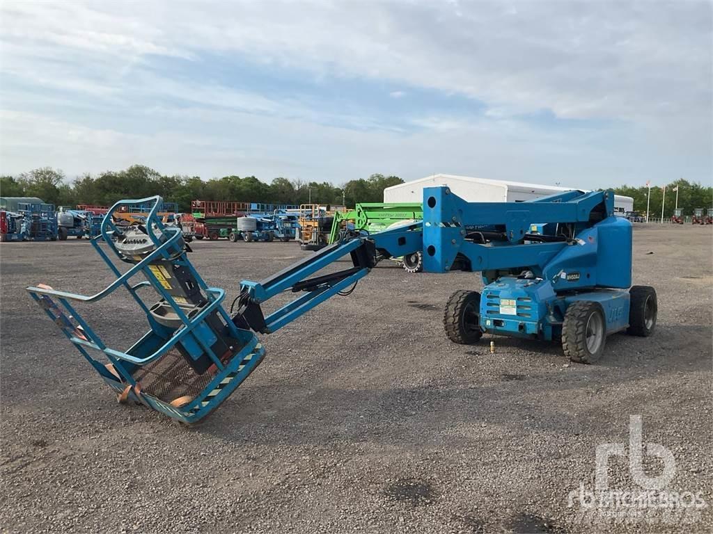JLG M450AJ Plataforma de trabajo articulada