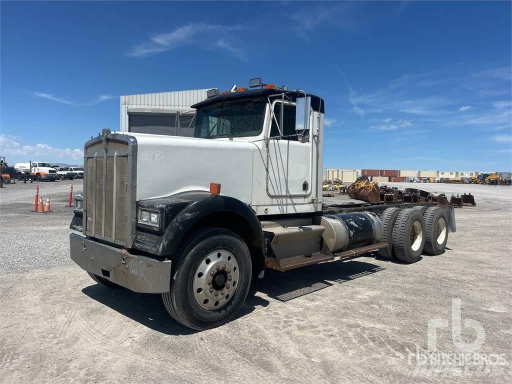 Kenworth W900 Vehículos - Taller